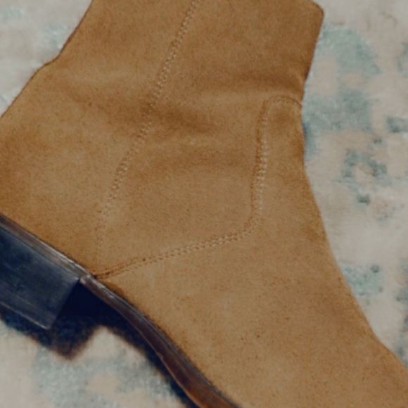 Selling ankle boots - Picture 2 of 3